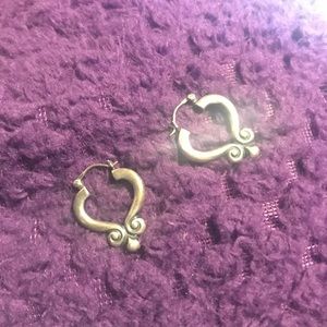 James Avery scrolled ear post